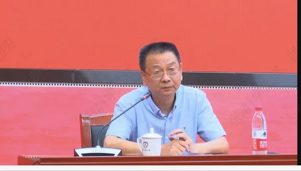 我校副校长翟双庆讲授新生心理健康必修课暨新生入学教育——“从中医调神看大学生发展”